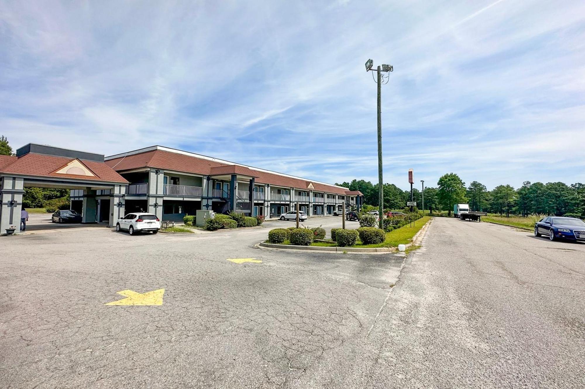 Executive Inn Ridgeway I-77 Екстериор снимка