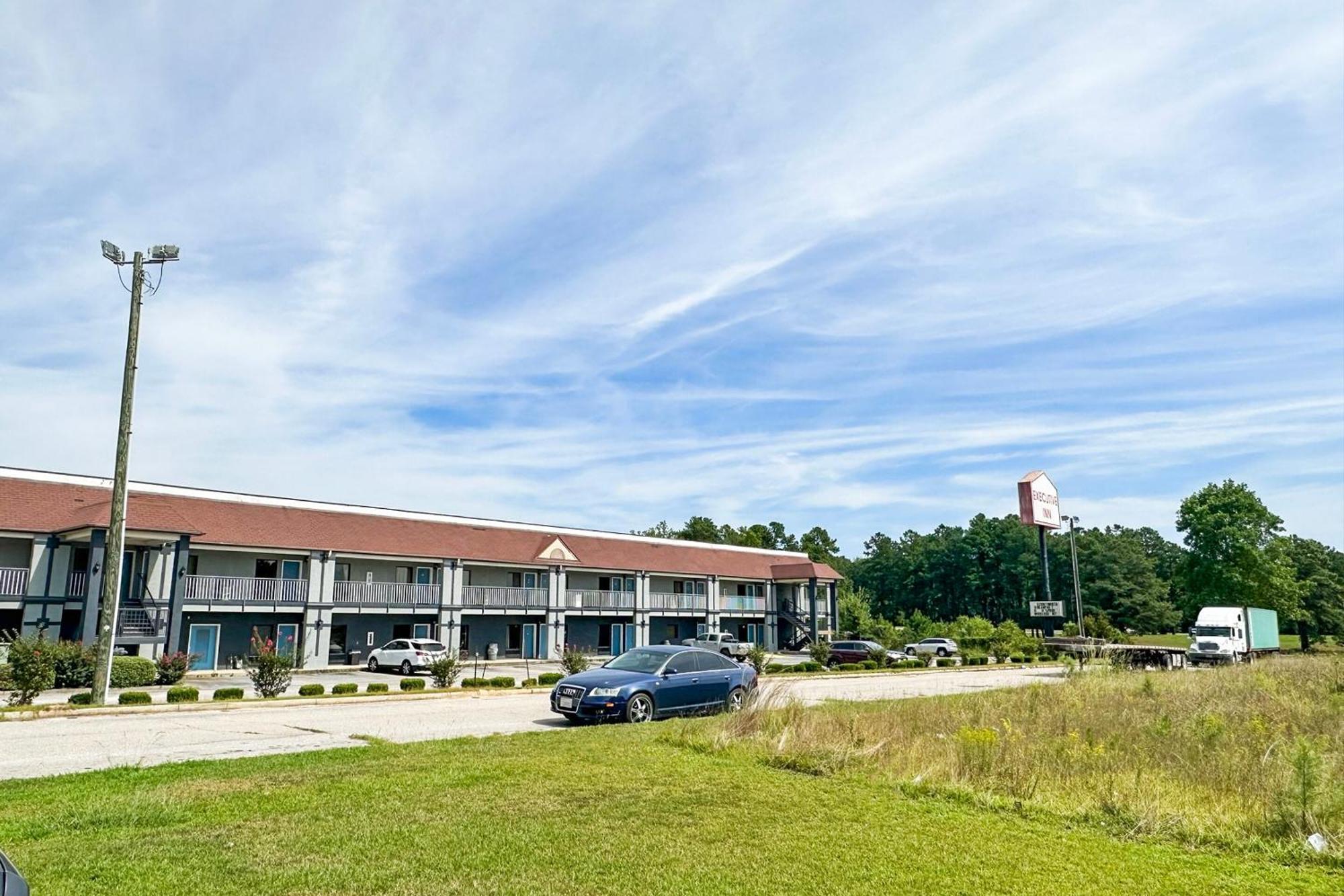 Executive Inn Ridgeway I-77 Екстериор снимка