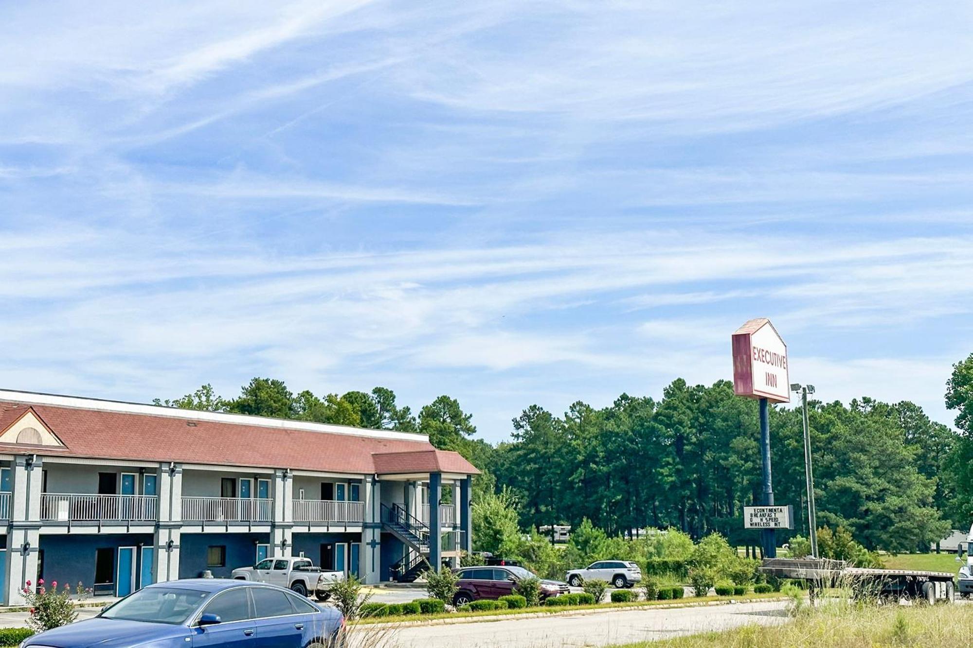 Executive Inn Ridgeway I-77 Екстериор снимка